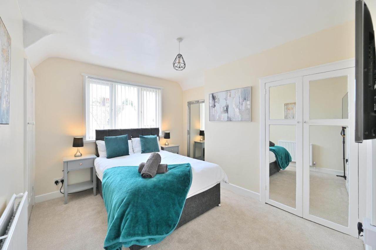 Sleek And Stylish 3 Bed In Bolton - Garden - Parking Βίλα Εξωτερικό φωτογραφία